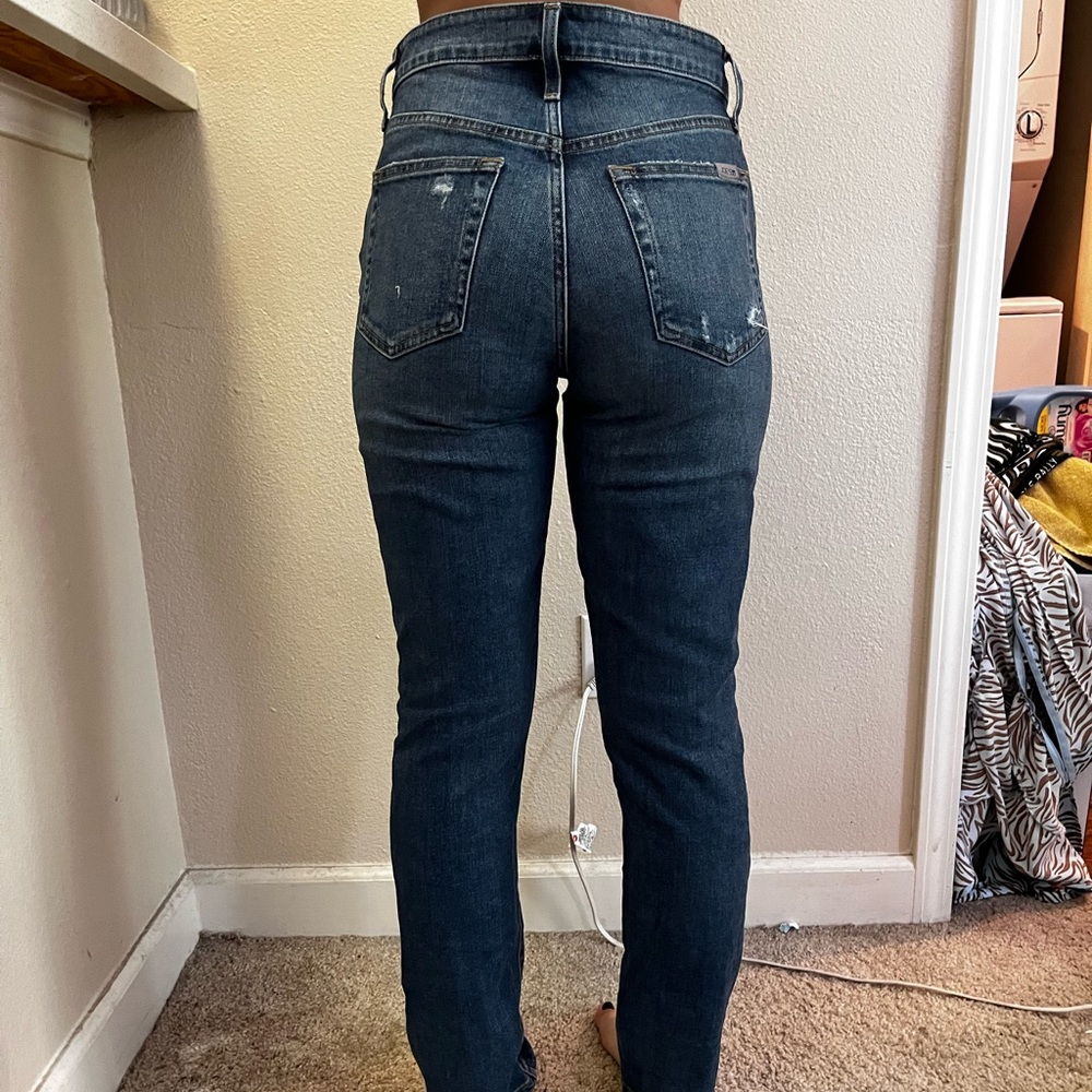 Joe’s Jeans! Straight Leg! 79% Cotton, 20% Polyester, and 1% Elastane.